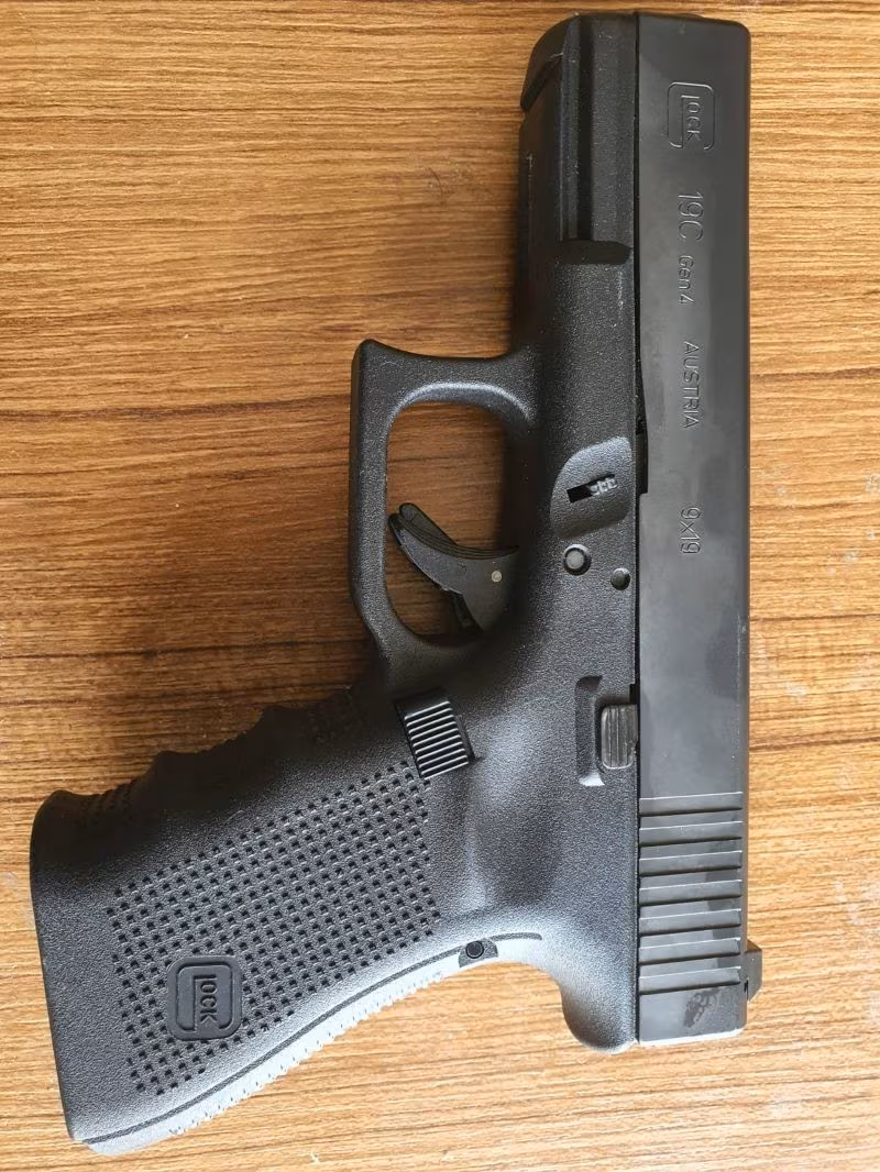 kullanılmamış GLOCK 19 TABANCA +(mermi 815adet)
