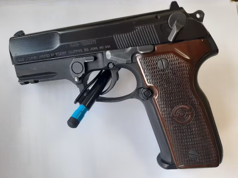 KAMU GÖREVLİSİNDEN STOEGER COUGAR 8000 FT