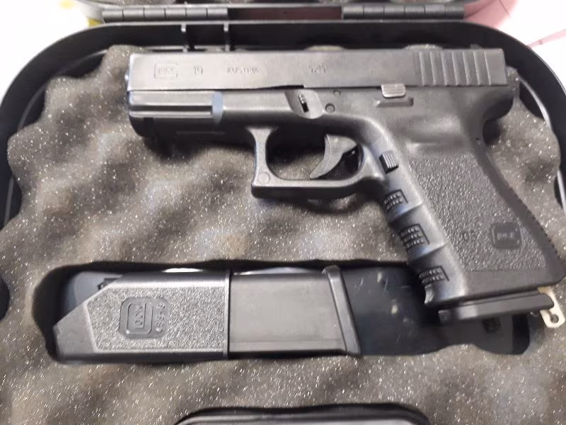 Silahçı Erhan'dan glock19 Gen3 anahtarlı model