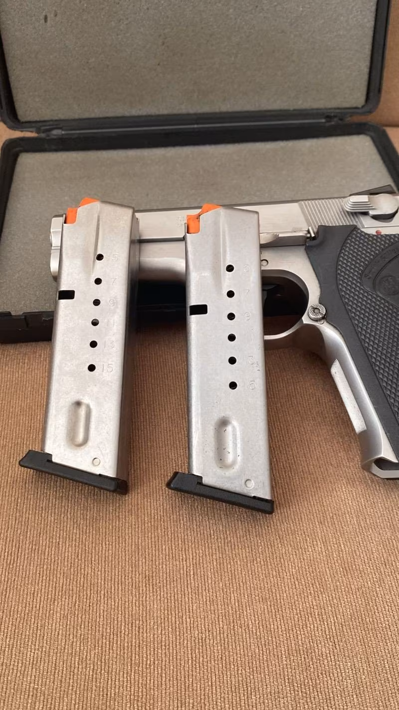 SMİTH WESSON 5906  2 ŞARJÖR HATASIZ SIFIR GİBI