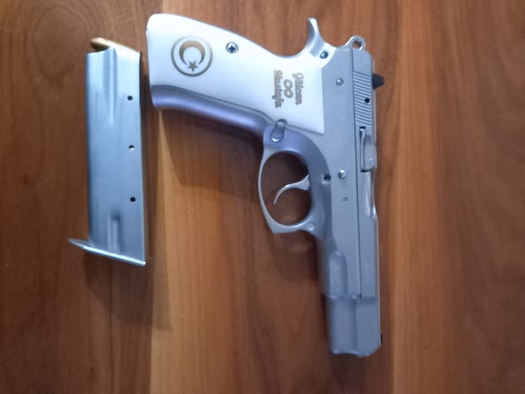 Cz
