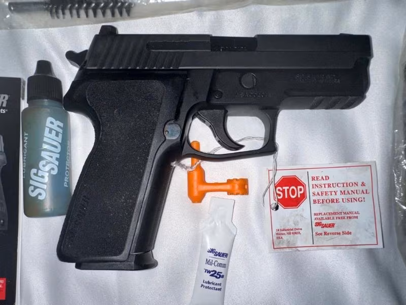 SIFIR SİGSUAR P 226 NİTRON AMERİKAN KUTUSUNDA  YÜKSEK MAHKEME BAŞKANINDAN ALINMA ETİKETİ ÜZERİNDE