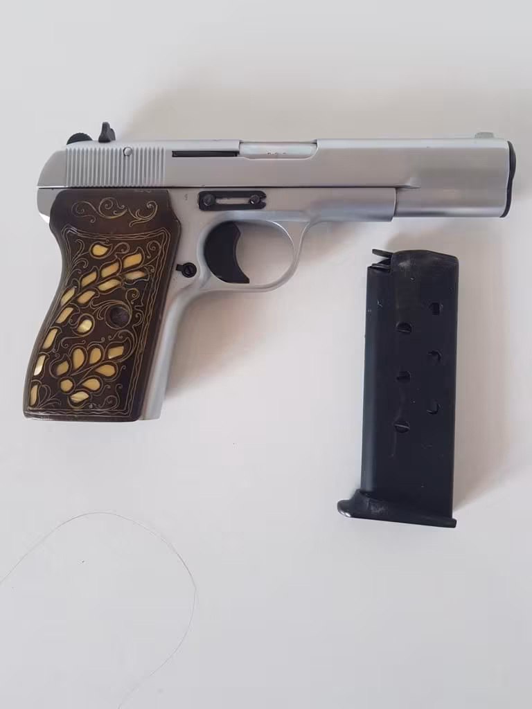 Askeri personelden temiz Alman Parabellum  9*19 mm