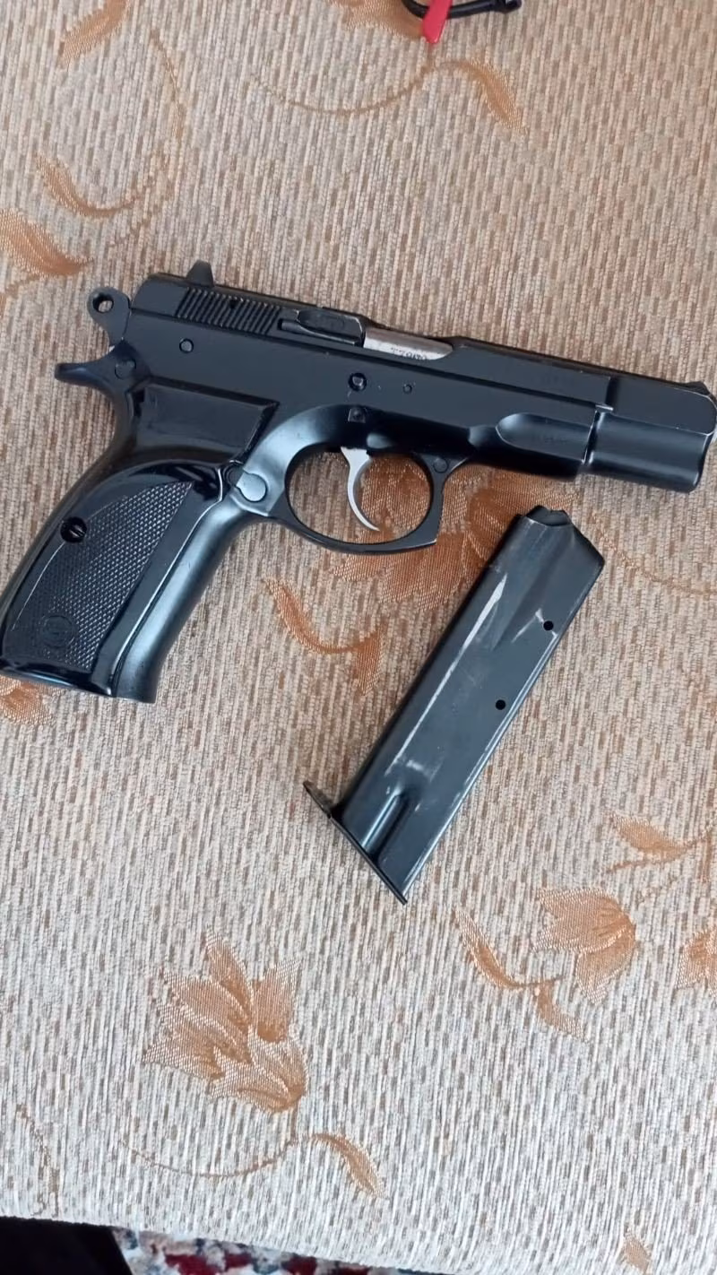 YENİ VAZİYETTE CZ 75