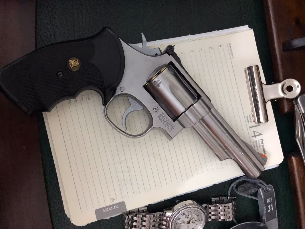 Smith Wesson  6 inç