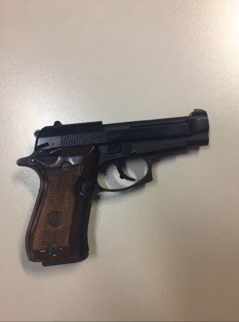 SAHİBİNDEN SATILIK BERETTA F81 12+1 7.65mm