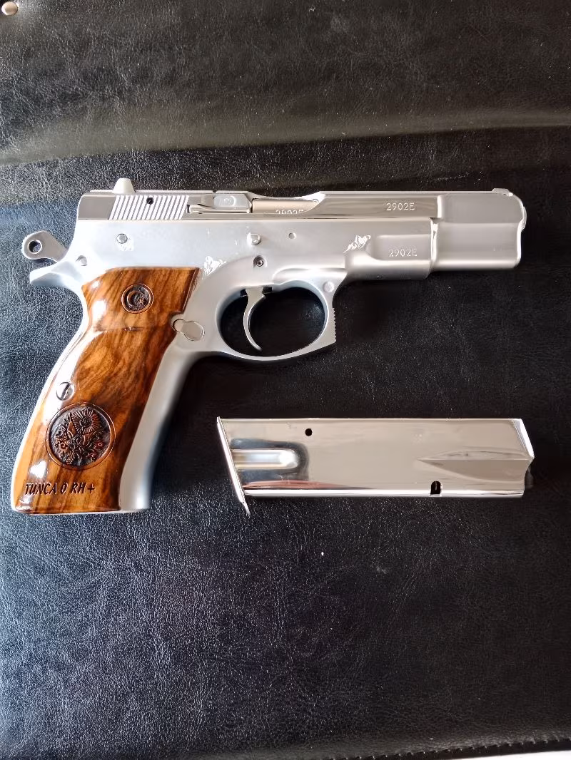 Emniyet mensubundan 95 yılı üretimi Cz75