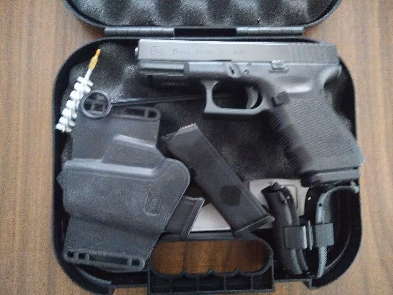 Polisten ruhsatlı glock