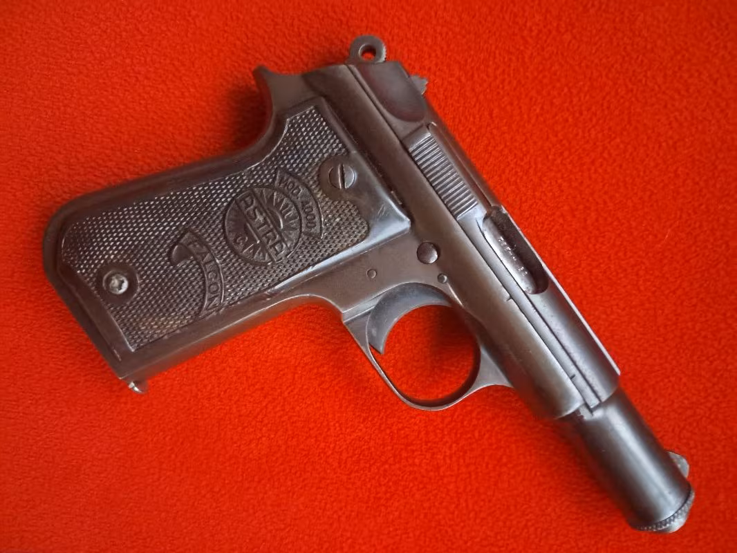 Ruhsatlı 35 senelik silahım 7.65