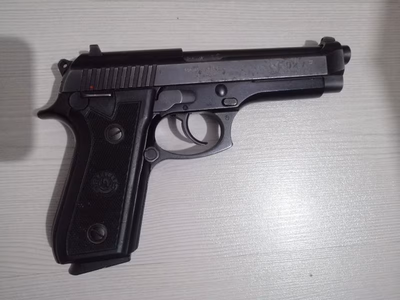 EMNİYET MENSUBUNDAN TAURUS PT92AF