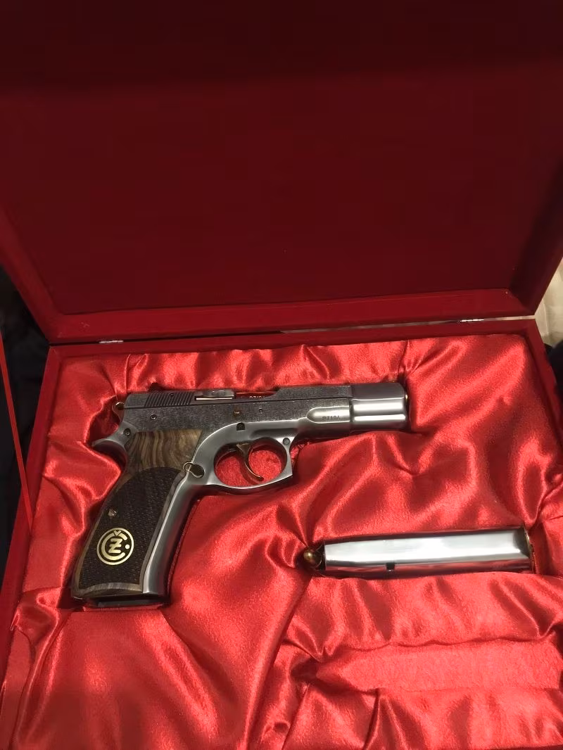 Gold işlemeli CZ 75 B