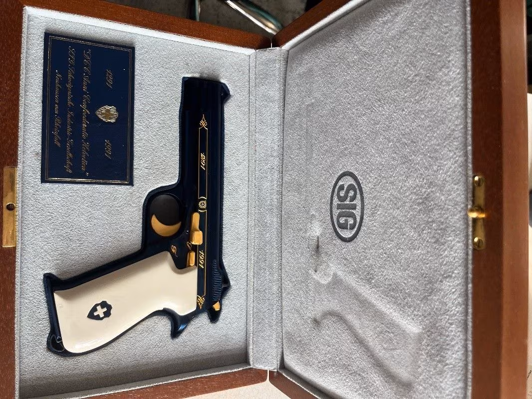 Sıg Blu P210 helvetıca