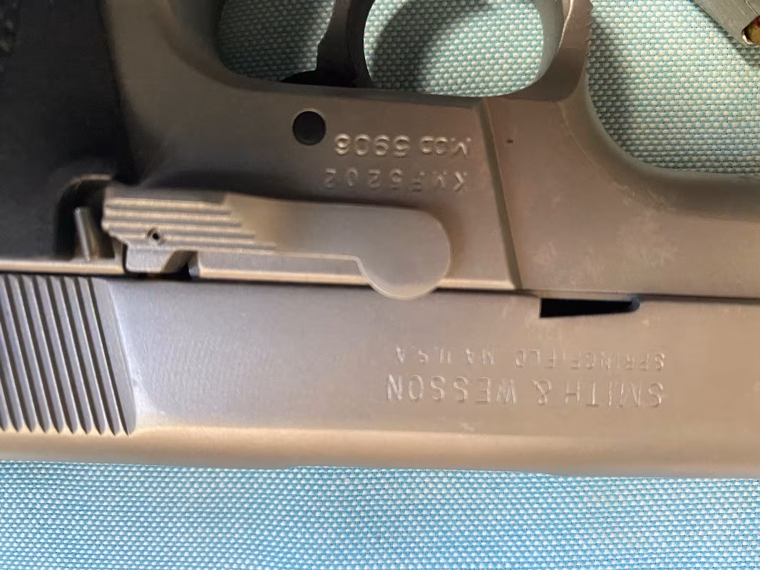 Smith Wesson 5906 15+1 Bulundurma
