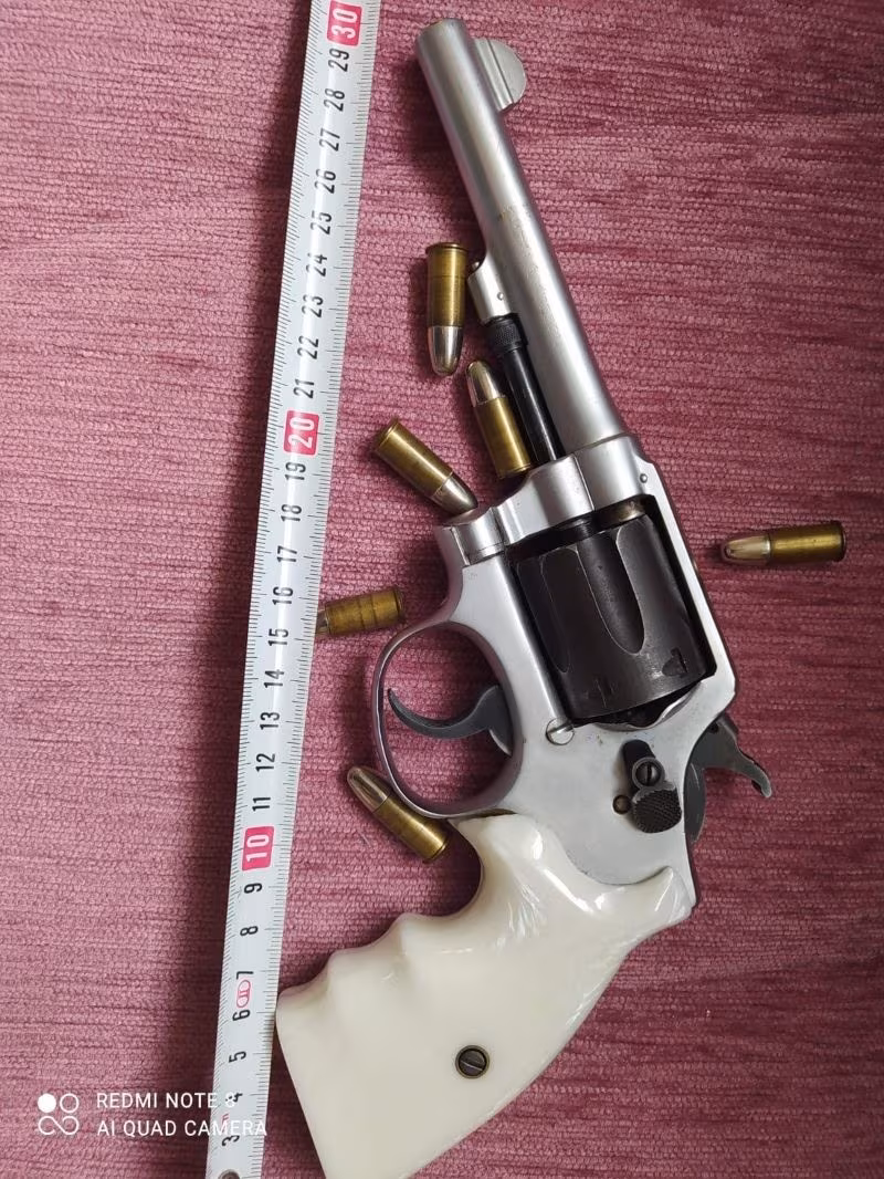 Kamu Personelinden 9,65mm Toplu Smith&Wesson