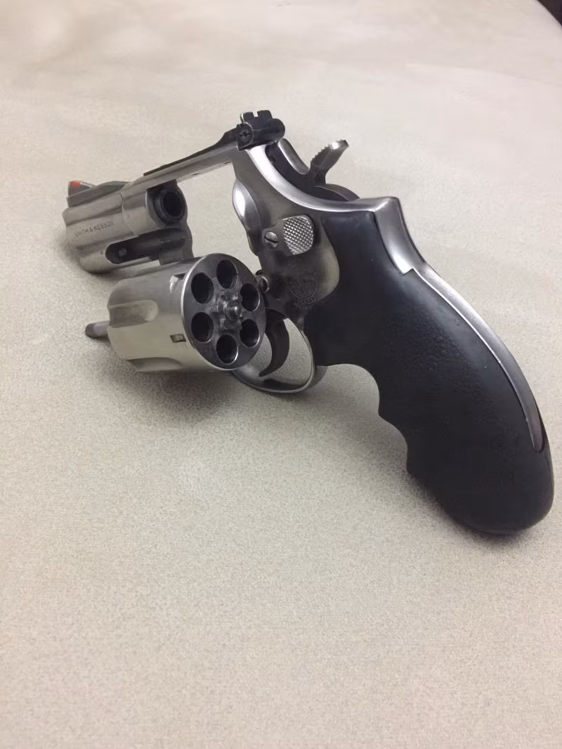 Askerden temiz Smith & Wesson 357 Magnum (686-4)