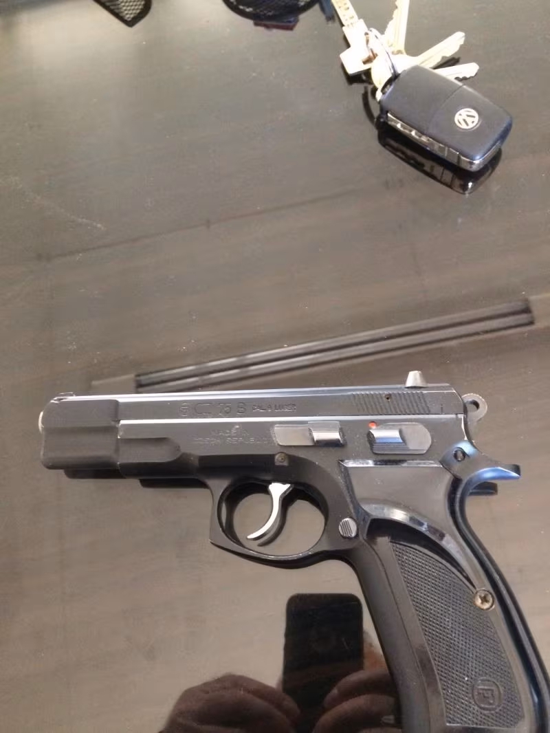 Sıfır ayarında temiz cz75 B