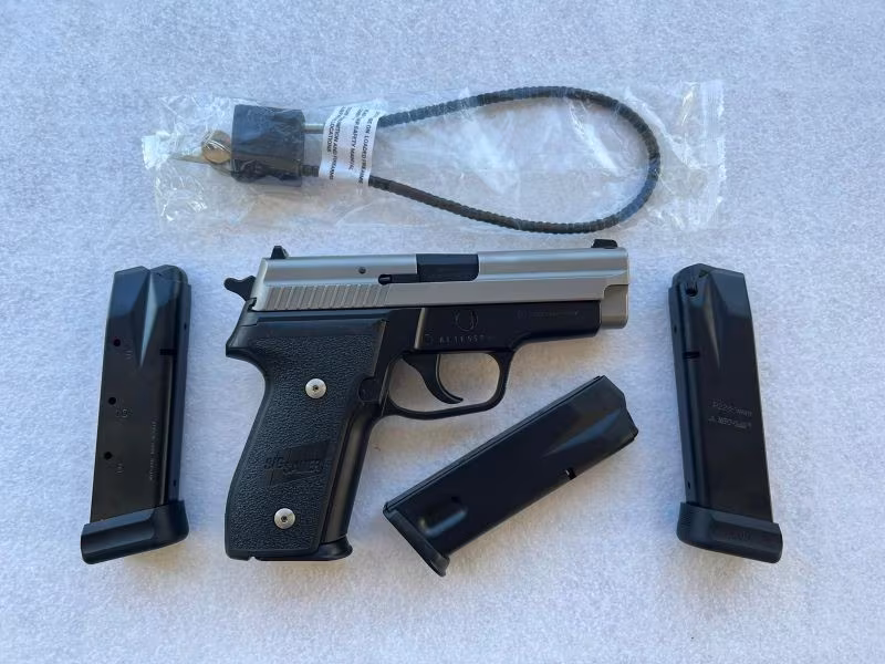 SIG SAUER P229 (TWO TONE)