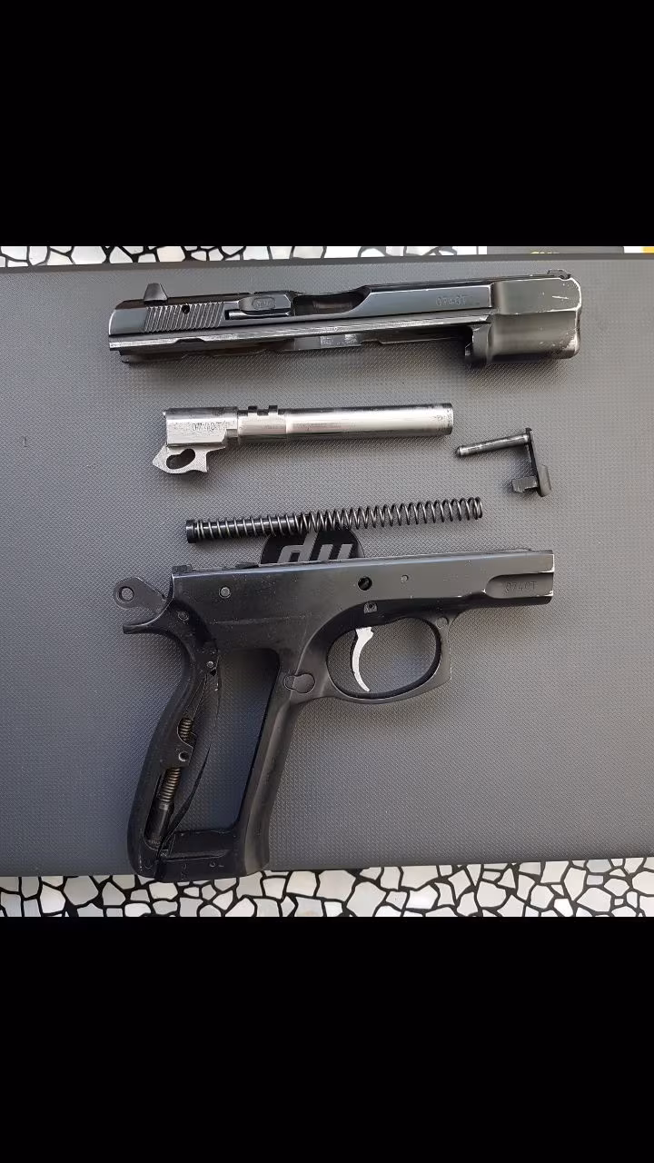Emekli polis den CZ 75 B