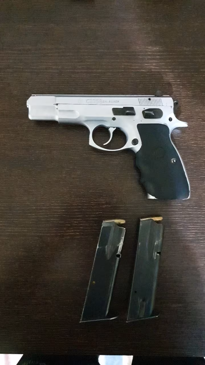 EMEKLİ POLİSTEN FAZLA YORULMAMIŞ CZ 75B