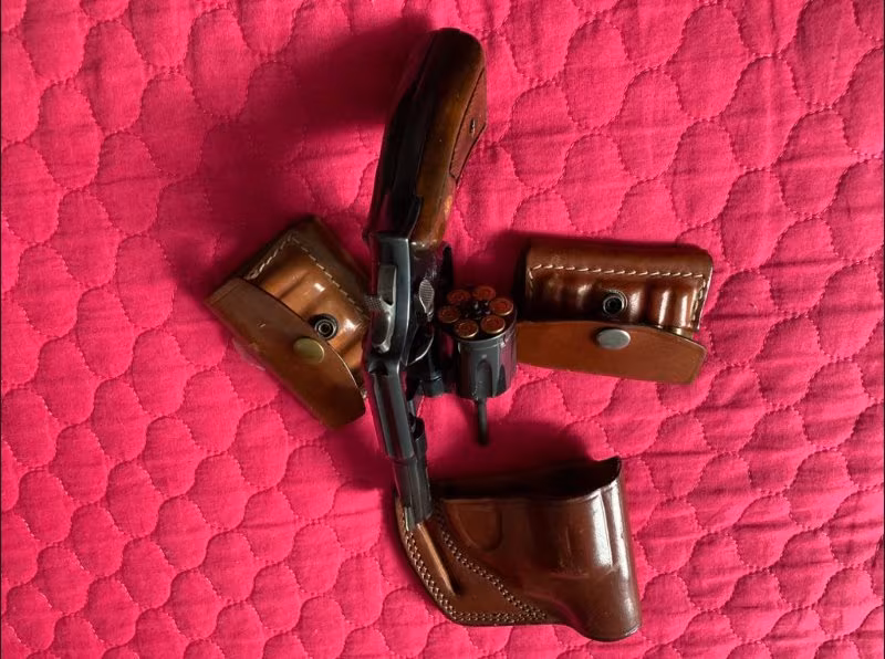 38'lik Smith Wesson Polis silahı