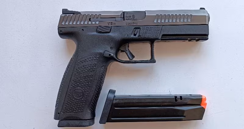 RUHSATLI SIFIR KUTUSUNDA,HİÇ KULLANILMAMIŞ ÇEKYA CZ P 10 F - 4150 DOLAR