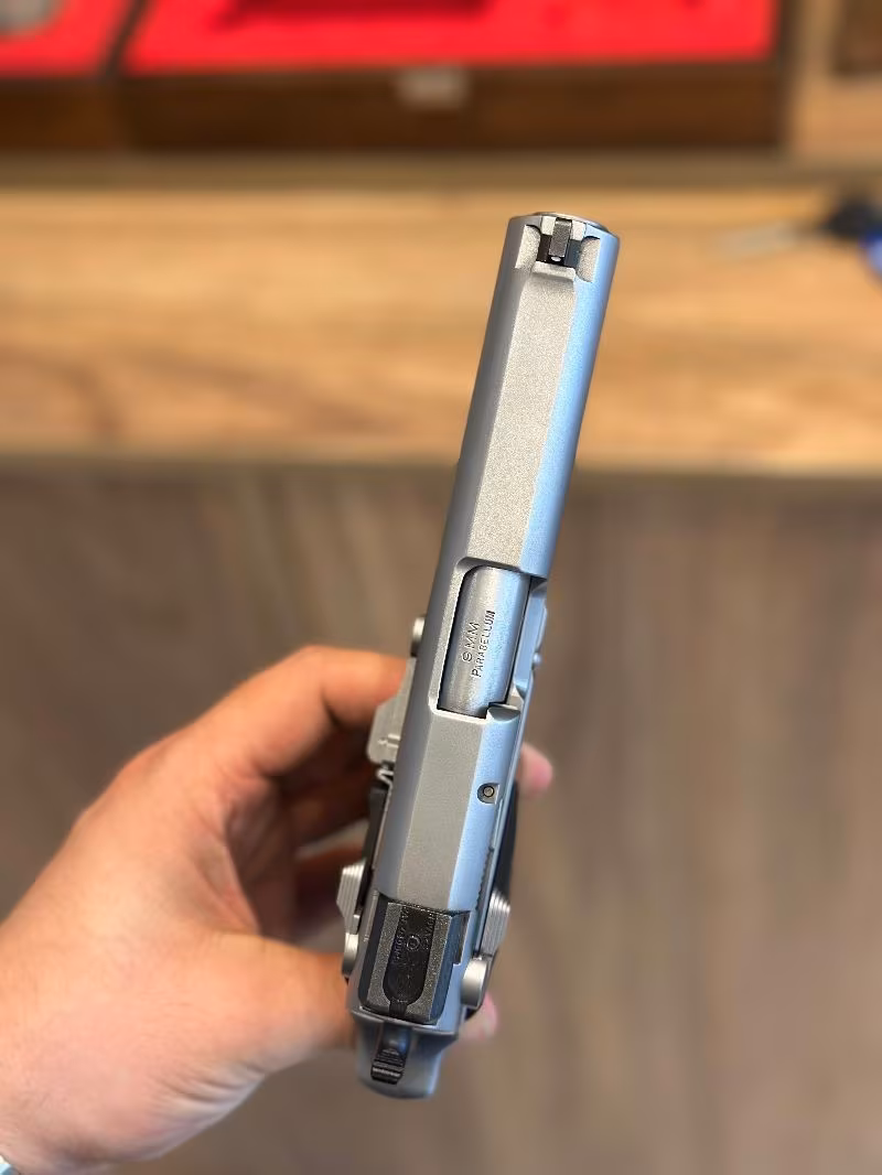 SMİTH WESSON 5906  2 ŞARJÖR HATASIZ SIFIR GİBI