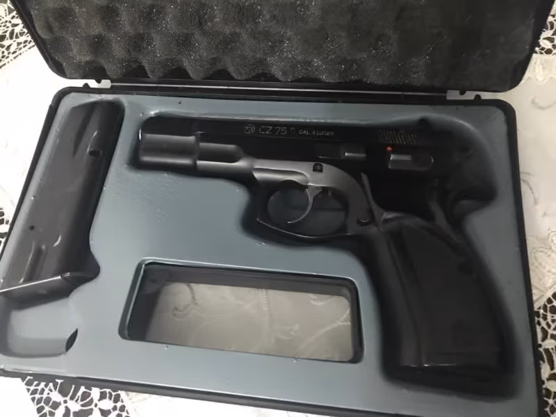 İlk sahibinden tertemiz Cz-75 B