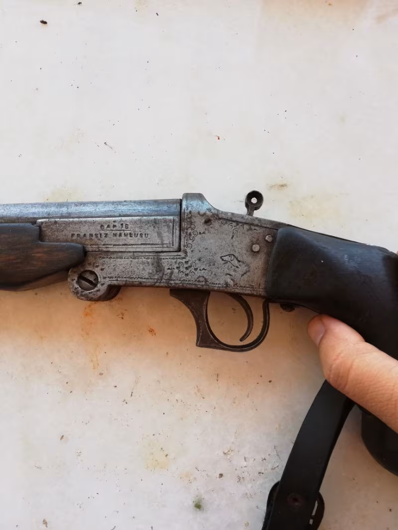 Antika değerinde kısa tek kırma
