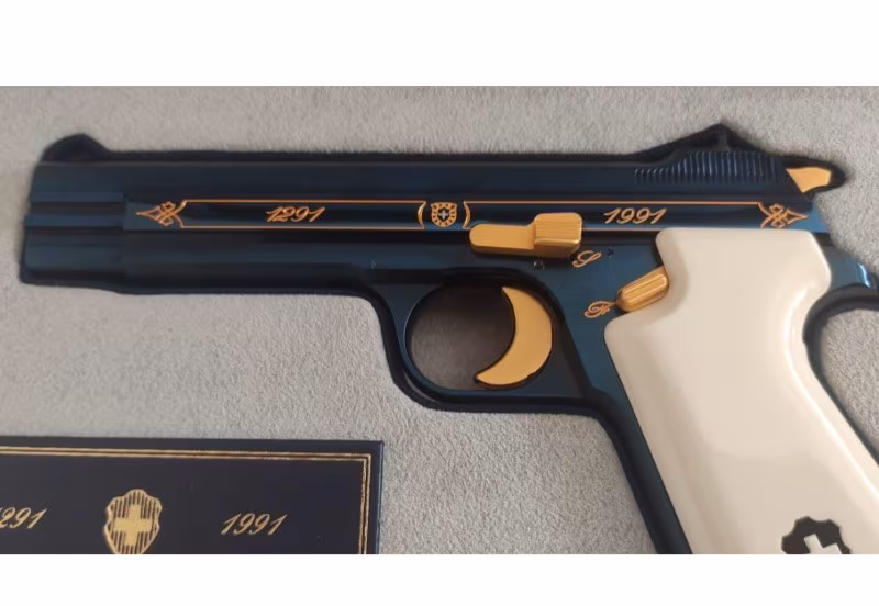 SİG P210 BLUE HELVATİCA