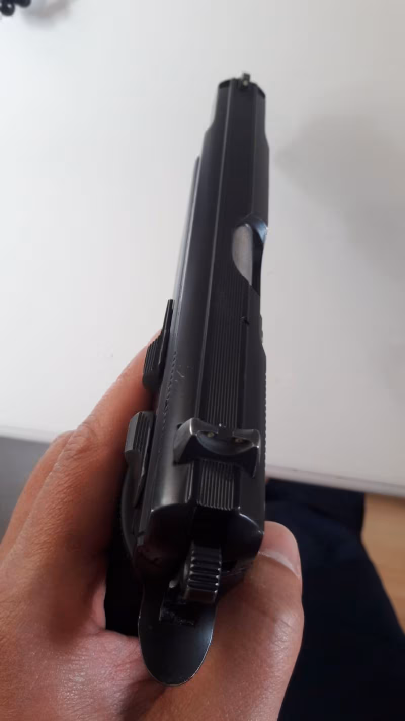 Sıfır ayarında ORİJİNAL CZ 75 B 15+1 9mm 96 model RUHSATLI SİLAH