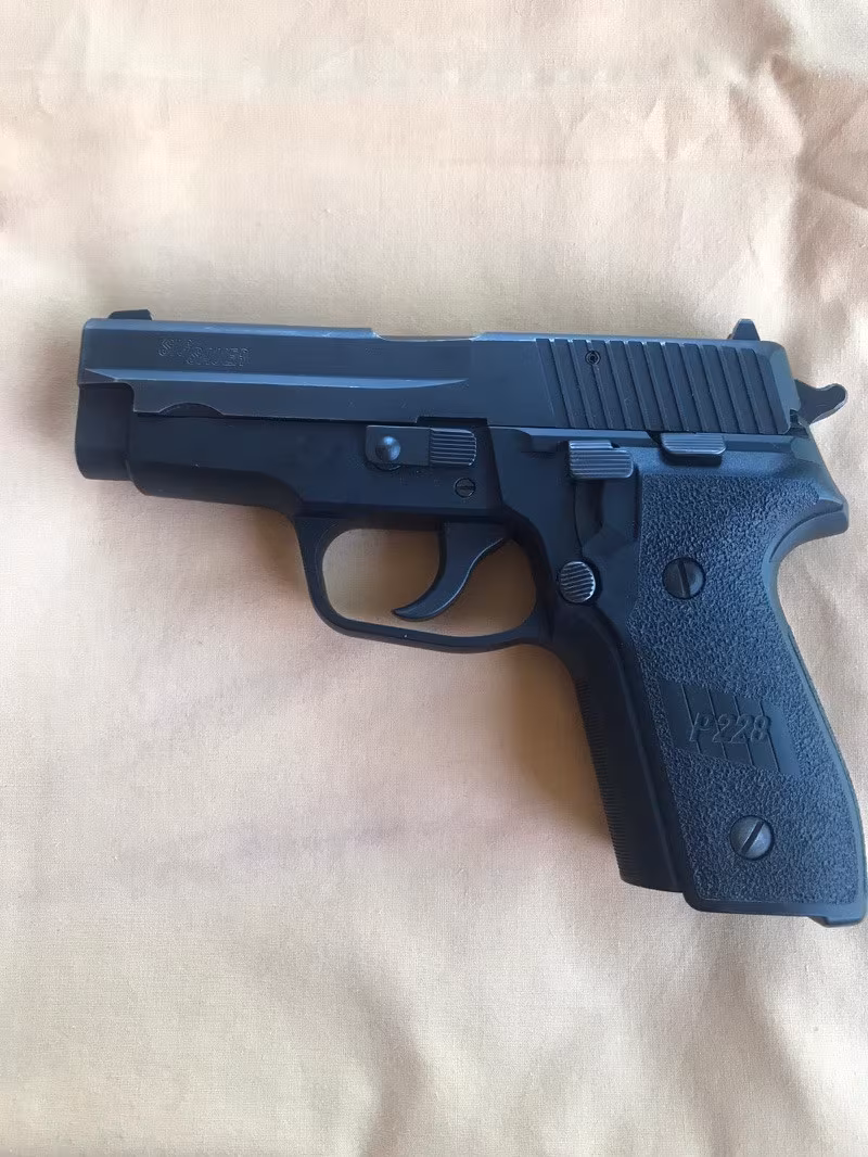 Sig Sauer P228 Temiz / Bulundurma Ruhsatlı