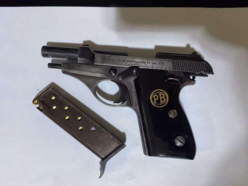 Düğmeli Beretta