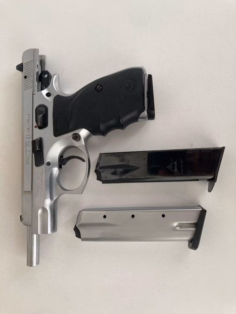 KAMU GÖREVLİSİNDEN SATILIK CZ-75 B