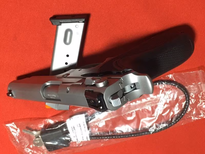 SMITH WESSON 5906 BEYAZ HOROZ - BEYAZ TETİK