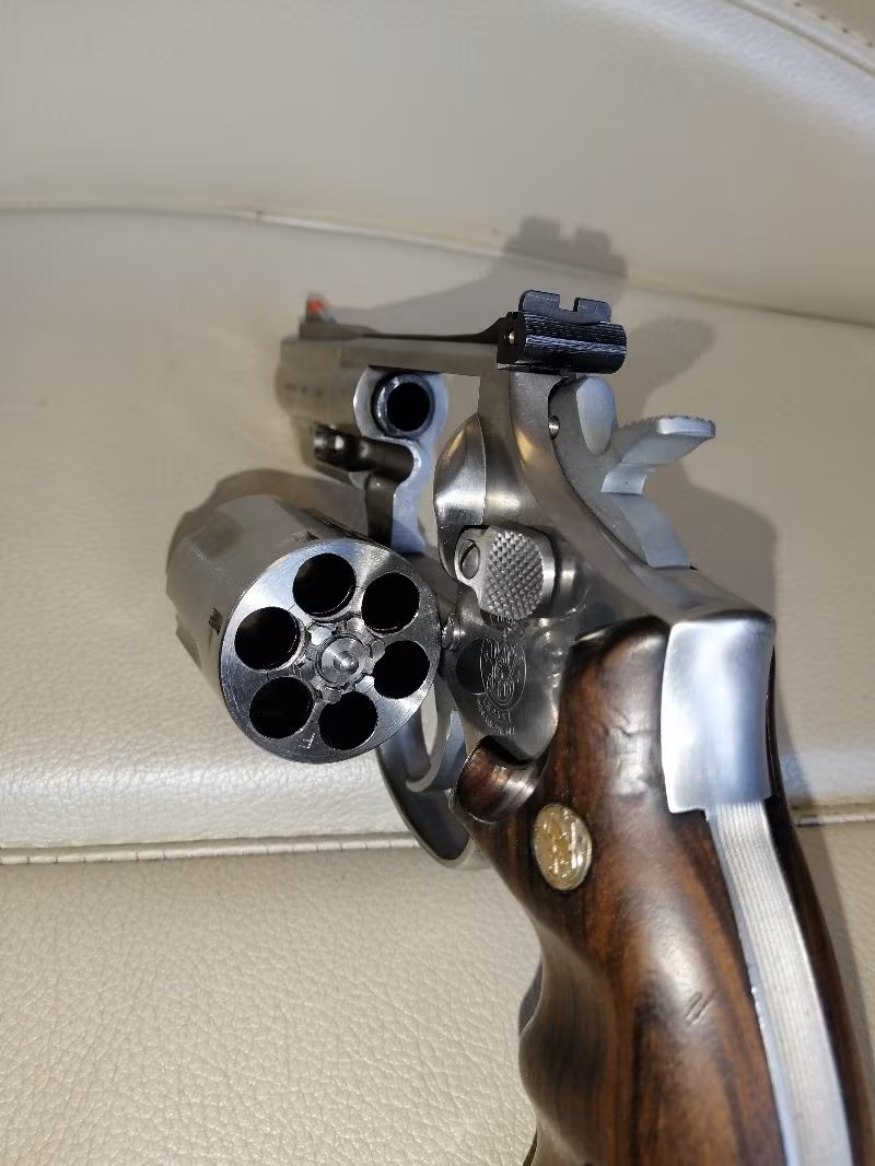 EMNİYET MENSUBUNDAN TEMİZ 686-3 3.57 SİMTH WESSON MAGNUM