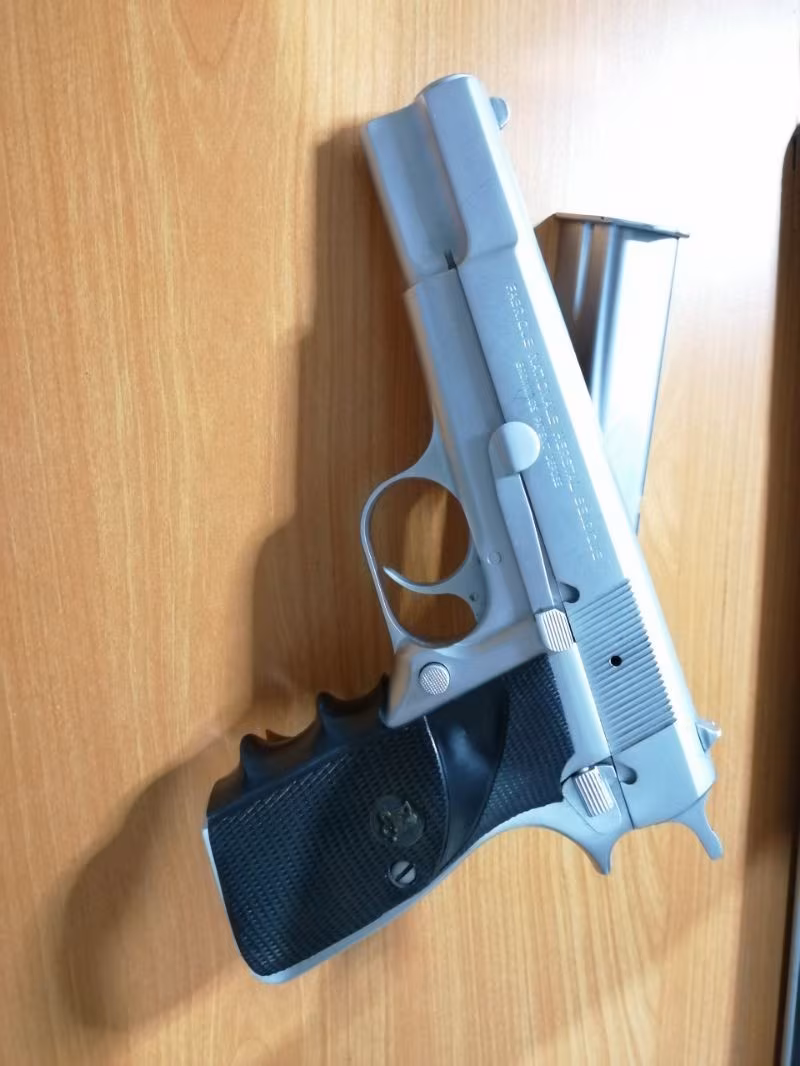 Emekli Polisten 245 seri Browning Temiz