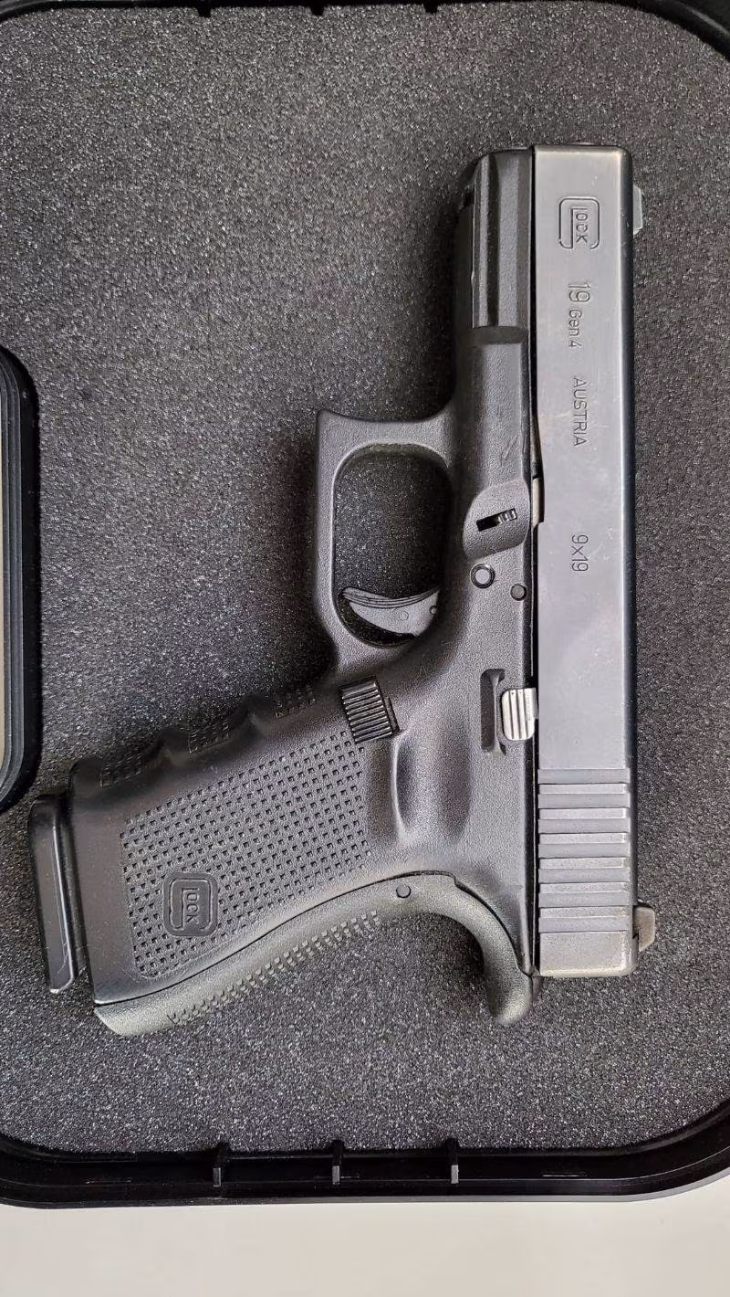 GLOCK 19 GEN 4 TABANCA  3 ŞARJÖR 2014 ÜRETİMİ VE SIFIR TC SERİSİ GLOCK 19-17 VE 43 X GEN5 VE  SİFİR GLOCK 45 TABANCA BULUNMAKTA  GEN 4 İSE 3 ŞARJÖR AVUSTURYA YAPIMI ORJİNAL KUTUSUNDA
