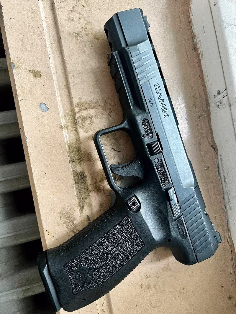 Askeri personelden satılık tabanca