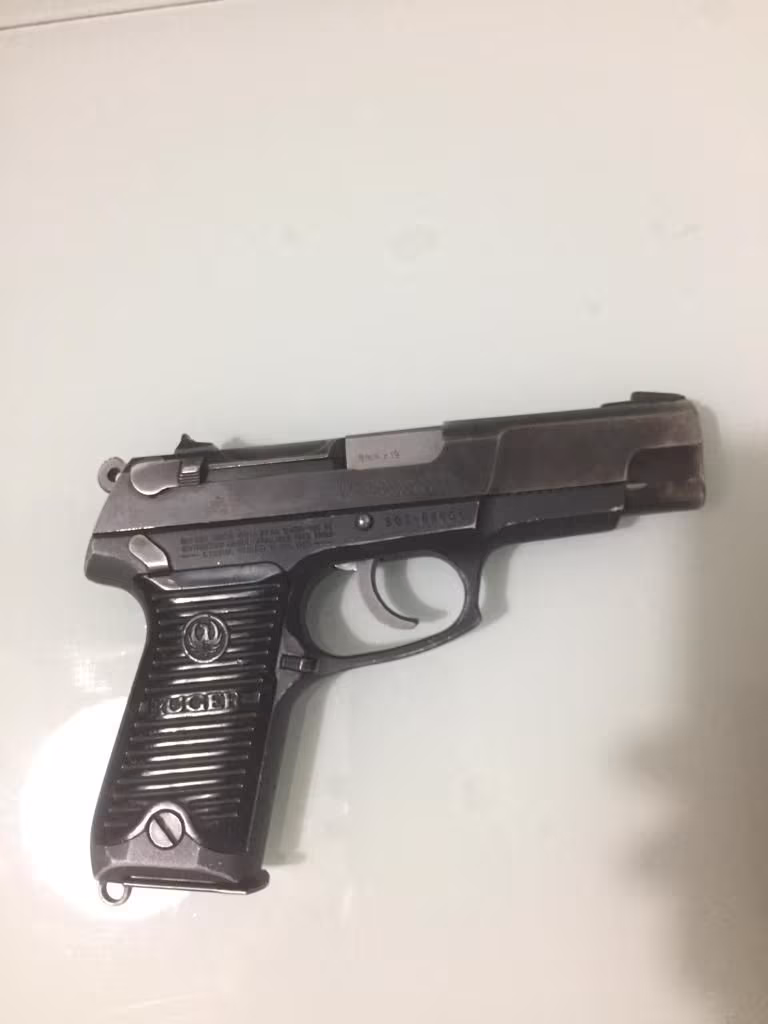 Emekli Polis Memurun dan Roger P85 301 Marka Temiz Silah