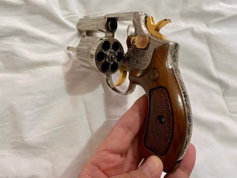 Emekli Emniyet Mensubundan Smith Wesson