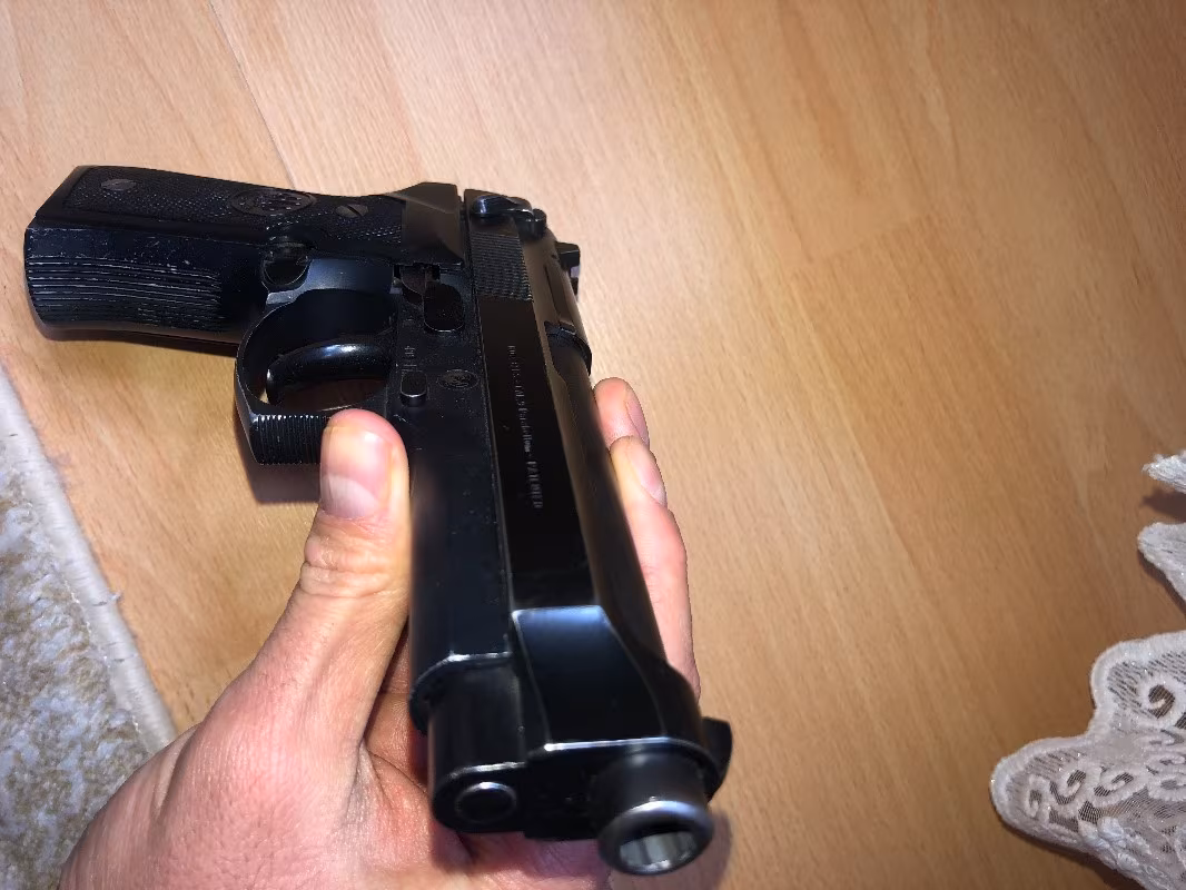 Beretta 15+1
