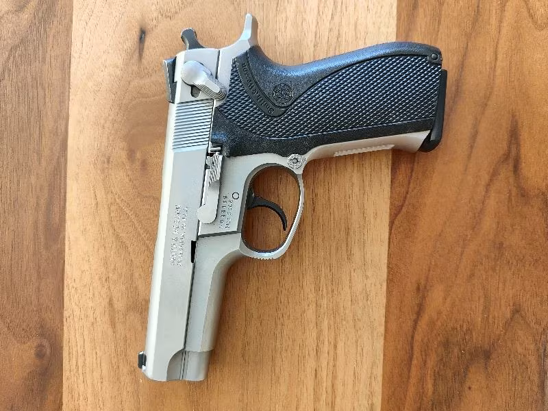 KAMU PERSONELİNDEN SMİTH WESSON 5906