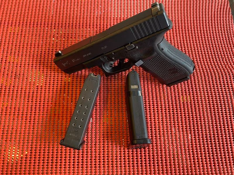 SIFIR GİBİ TERTEMİZ GLOCK 19 GEN 4