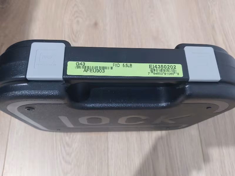 Sürgüsü dahi cekilmemistir.Kutusundan çikarilmadi.Glock Gen 43