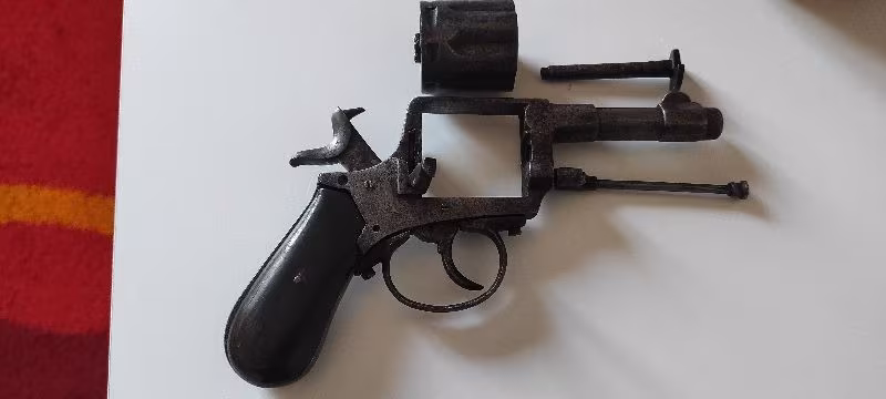 ANTİKA EL YAPIMI TOPLU TABANCA