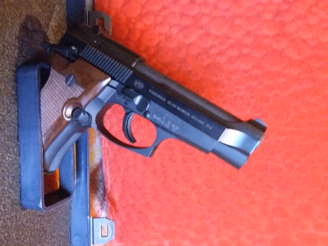 Sanki Sıfır Gibi Beretta F 81