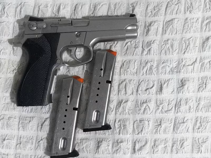 EFSANE SERİ SMITH&WESSON 5906 ÇOK TEMİZ VE ÇOK AZ KULLANILMIŞ