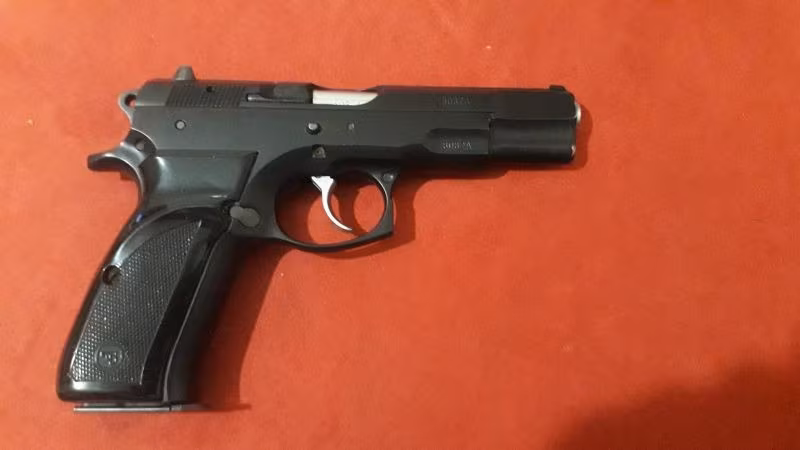 Emekli polis babam vefat ettiği için cok temiz cz7 14 lü sesiyle atışıyla tek gecer kutusu içinde bu kadar temizi zor gecer üstüne satışı yapılacaktır konyada