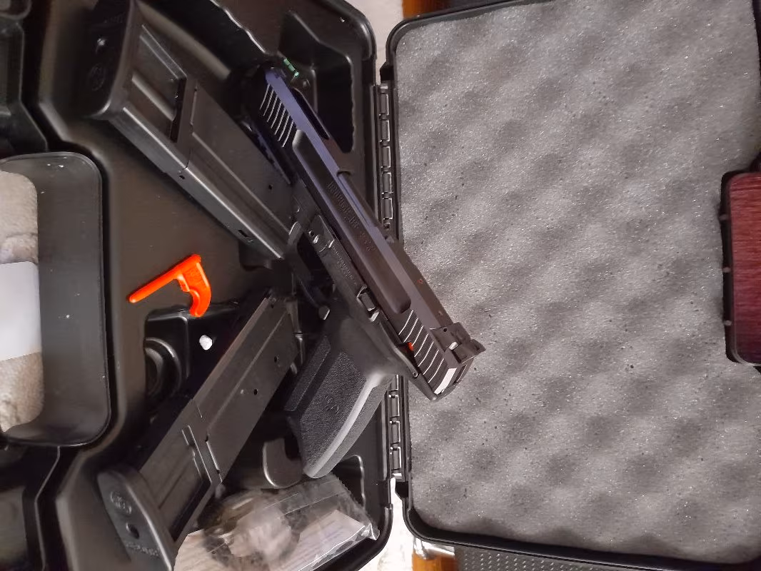 RUGER 57