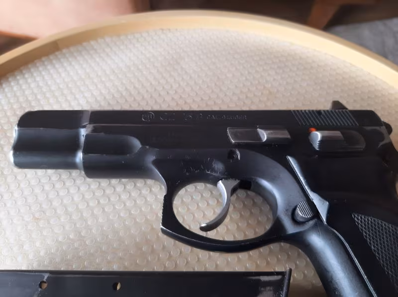 Emekli polis memurundan